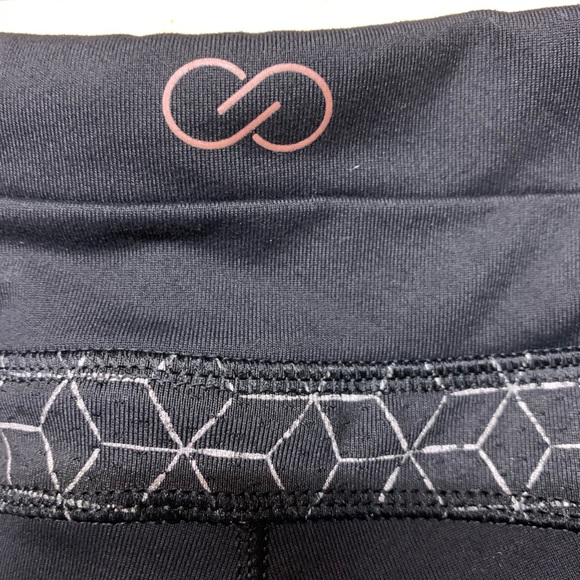 Sold CALIA black geometric cropped leggings XL - Picture 8 of 8